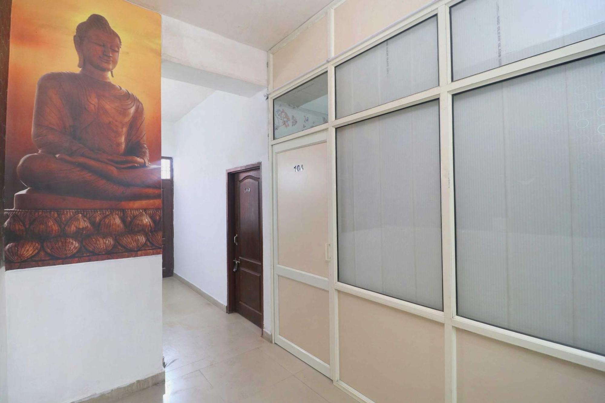 Oyo26902雅利安广场酒店 Chandīgarh 外观 照片