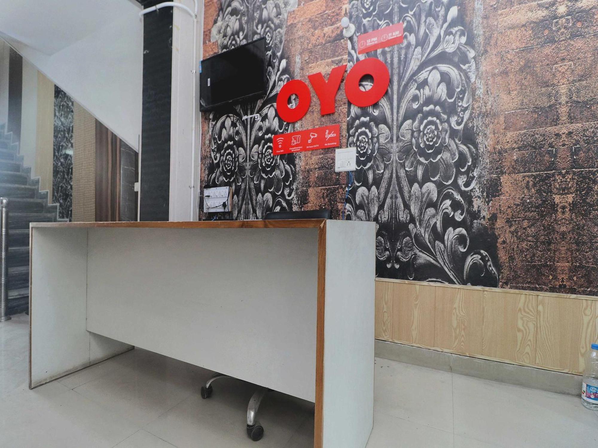 Oyo26902雅利安广场酒店 Chandīgarh 外观 照片