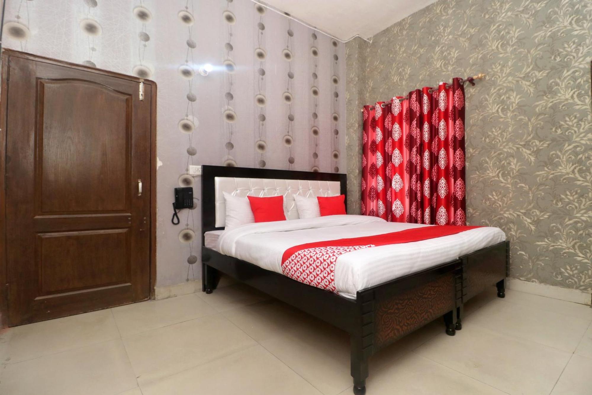 Oyo26902雅利安广场酒店 Chandīgarh 外观 照片