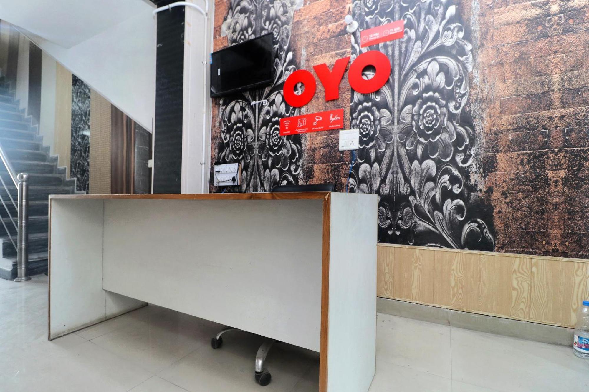 Oyo26902雅利安广场酒店 Chandīgarh 外观 照片